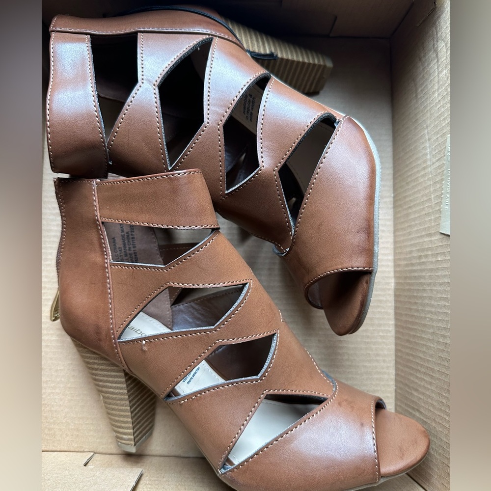 Tan wedges